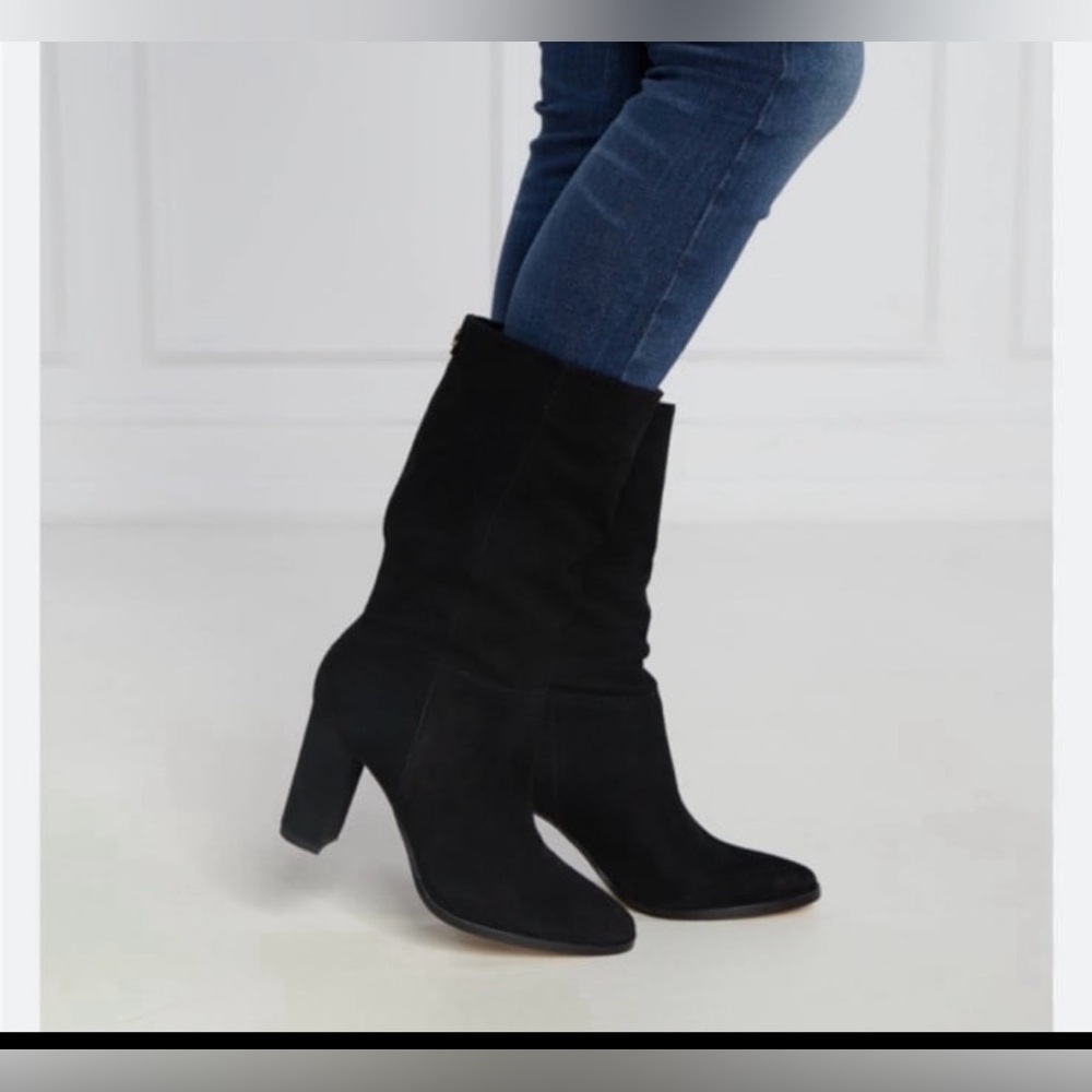 Lauren Ralph Lauren Artizan
Black Suede Boot NEW